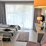 Czarna Gora Sienna Stubai 18 *