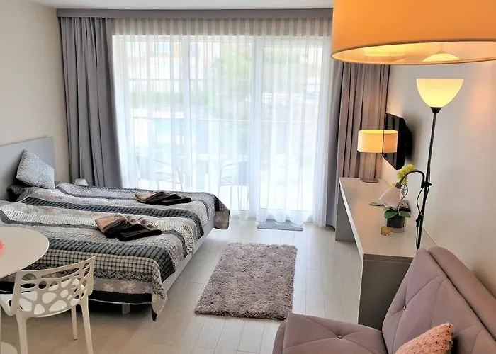 Czarna Gora Sienna Stubai 18 *